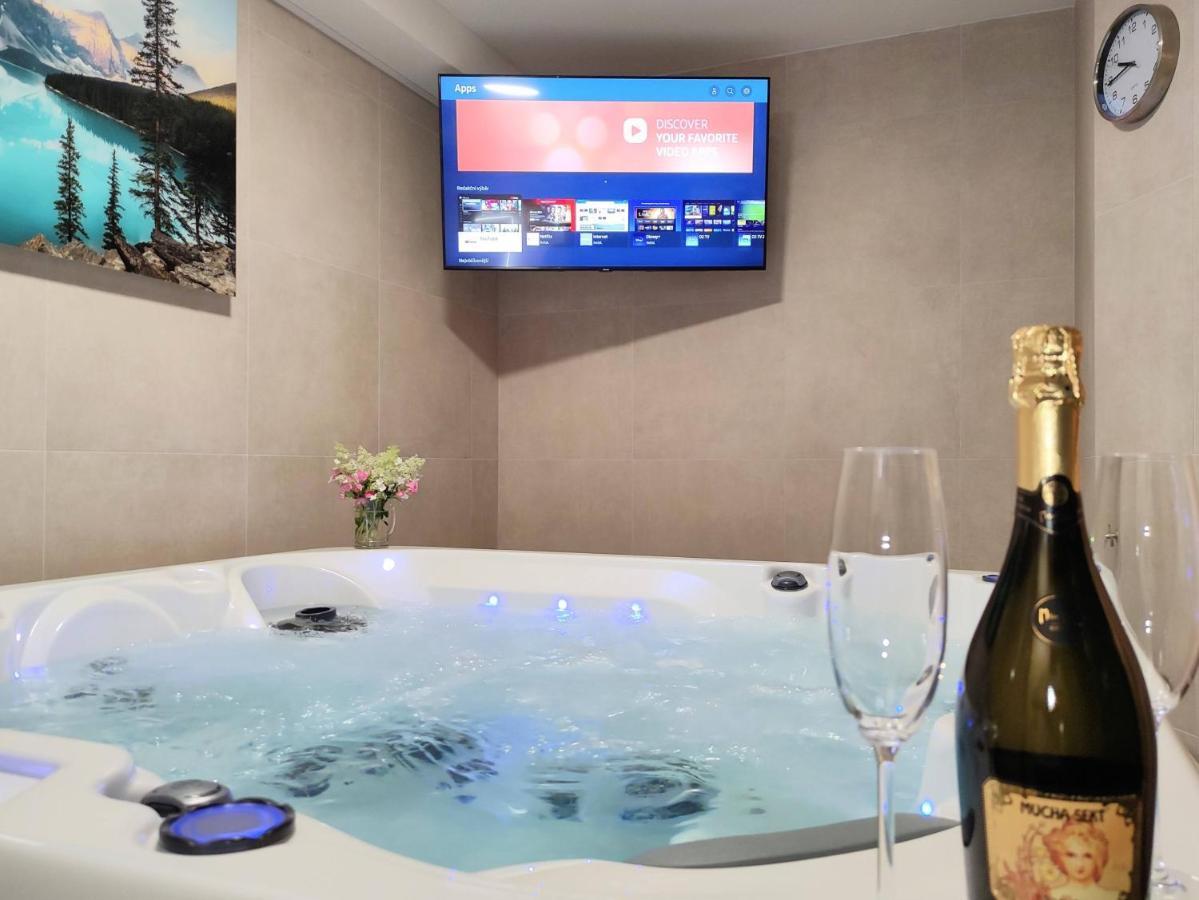 Grand Spa Harrachov - Wellness Luxusni Apartman S Velkou Virivkou, Saunou, Kuchyni A Venkovnim Posezenim V Centru Harrachova Bagian luar foto